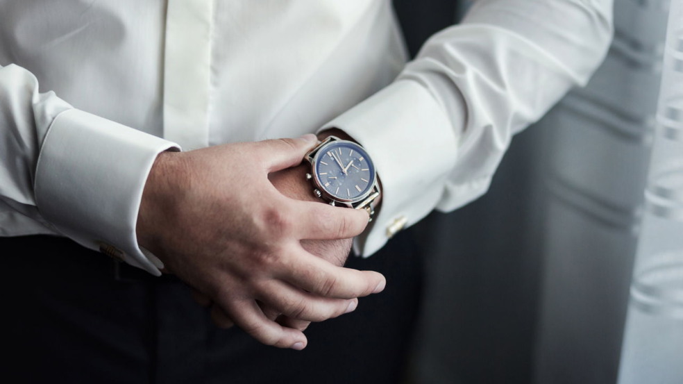Ver horas iguais no relógio desperta curiosidade e, muitas vezes, um sentimento intrigante de coincidência Ver horas iguais no relógio desperta curiosidade e, muitas vezes, um sentimento intrigante de coincidência