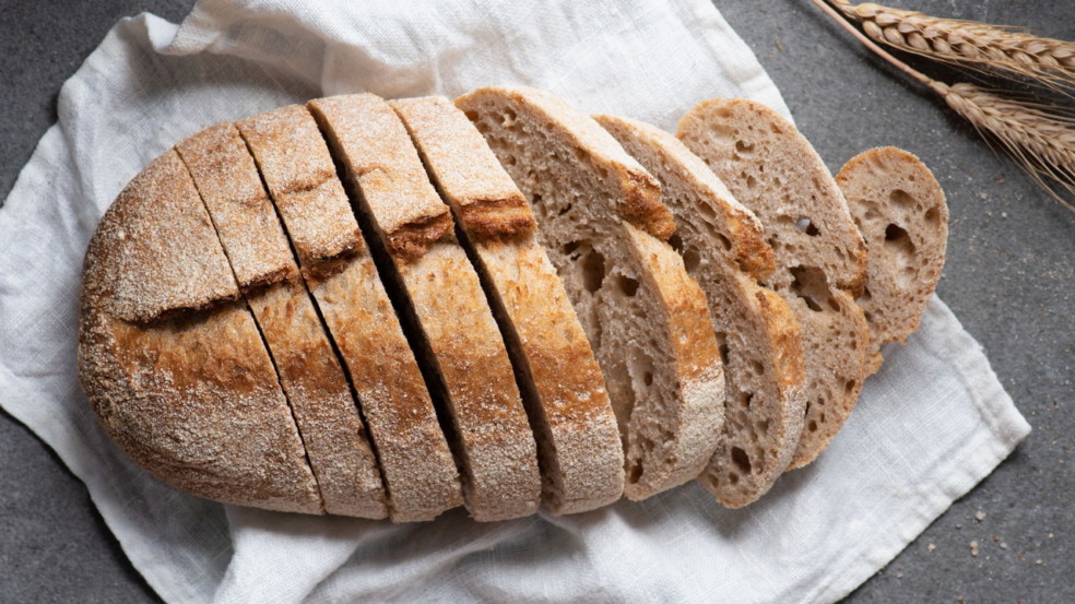 A melhor maneira de embalar o pão e mantê-lo fresco por dias