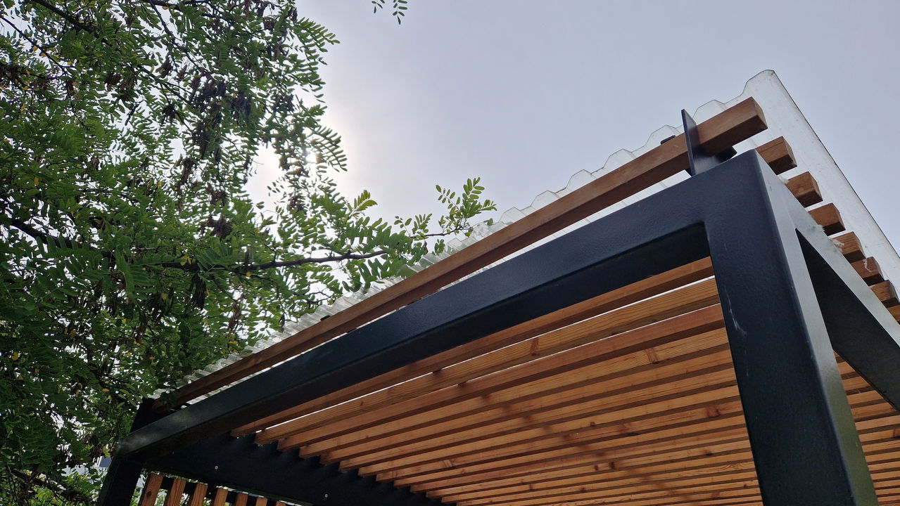 Dicas infalíveis para fazer um pergolado lindo e durável no jardim