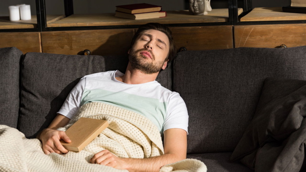 Acordar cansado mesmo após muitas horas de sono pode indicar que o descanso não foi reparador. Acordar cansado mesmo após muitas horas de sono pode indicar que o descanso não foi reparador.