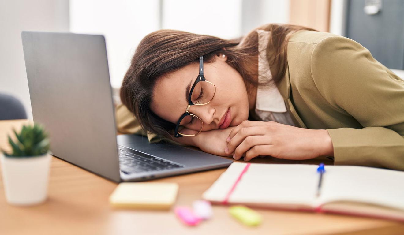 Sinais que o corpo d&aacute; quando o estresse no trabalho ultrapassa os limites e amea&ccedil;a sua sa&uacute;de f&iacute;sica e mental