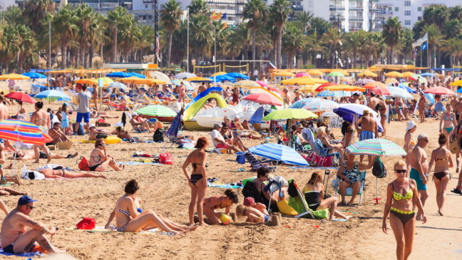 A Praia agitada até 15 km de Niterói se destaca entre os destinos preferidos de quem busca movimento e muita animação perto da cidade