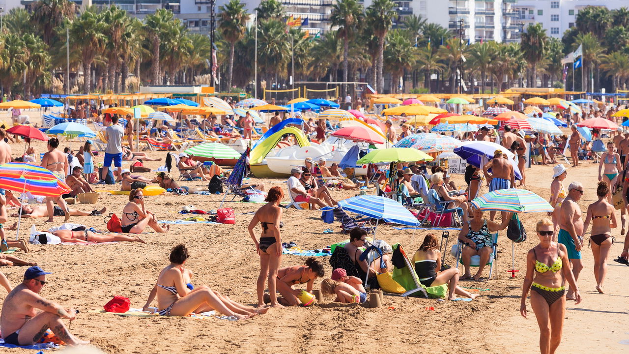 A Praia agitada até 15 km de Niterói se destaca entre os destinos preferidos de quem busca movimento e muita animação perto da cidade