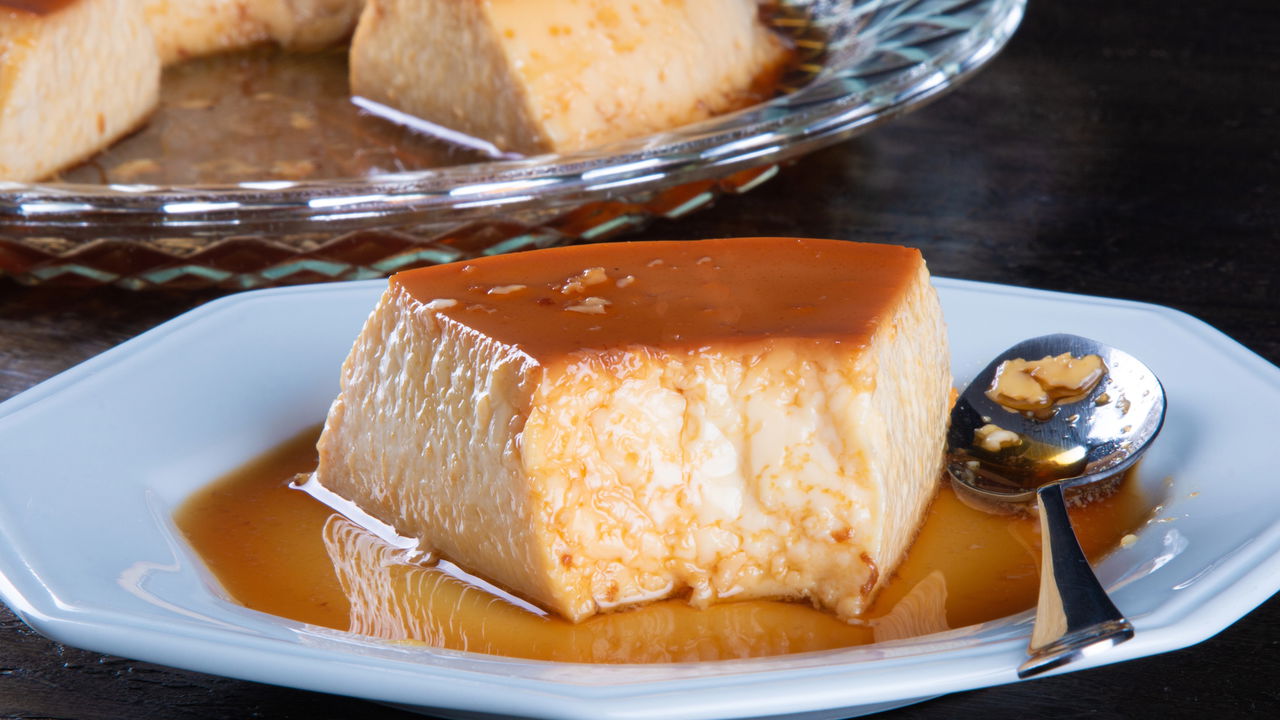Bolo de laranja sem farinha e sem açúcar com uma receita simples