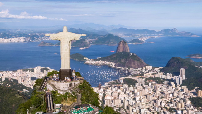 Os hábitos e expressões que definem o estilo de vida de um Carioca