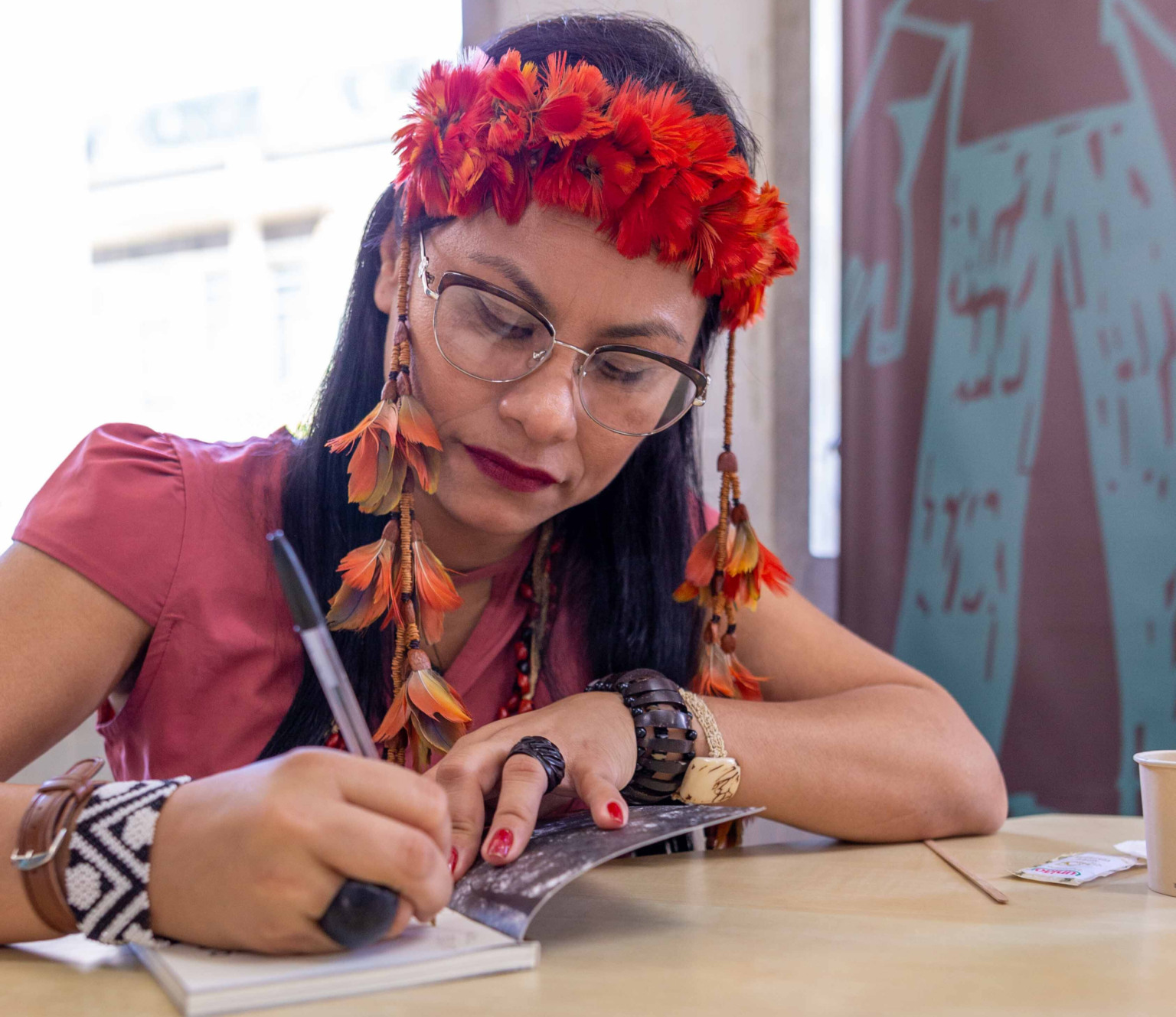 Encontro de escritores e artistas indígenas