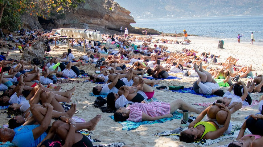 Yoga na Praia