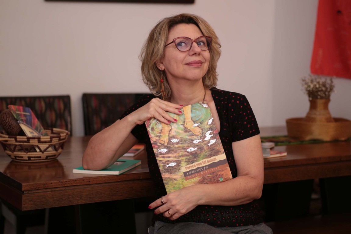 Encontro de escritores e artistas indígenas