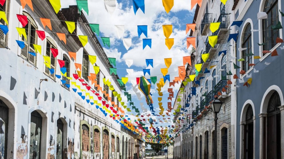 Caminhar entre as construções antigas dessa cidade é como voltar séculos na história Caminhar entre as construções antigas dessa cidade é como voltar séculos na história