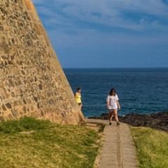 Um cenário onde o tempo desacelera e o fim de tarde vira espetáculo