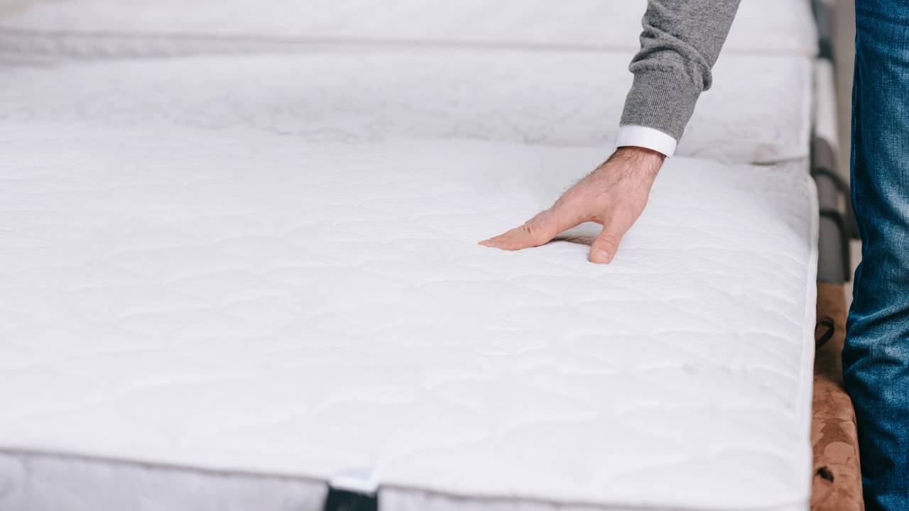 O segredo para dormir melhor começa pelo colchão que você usa