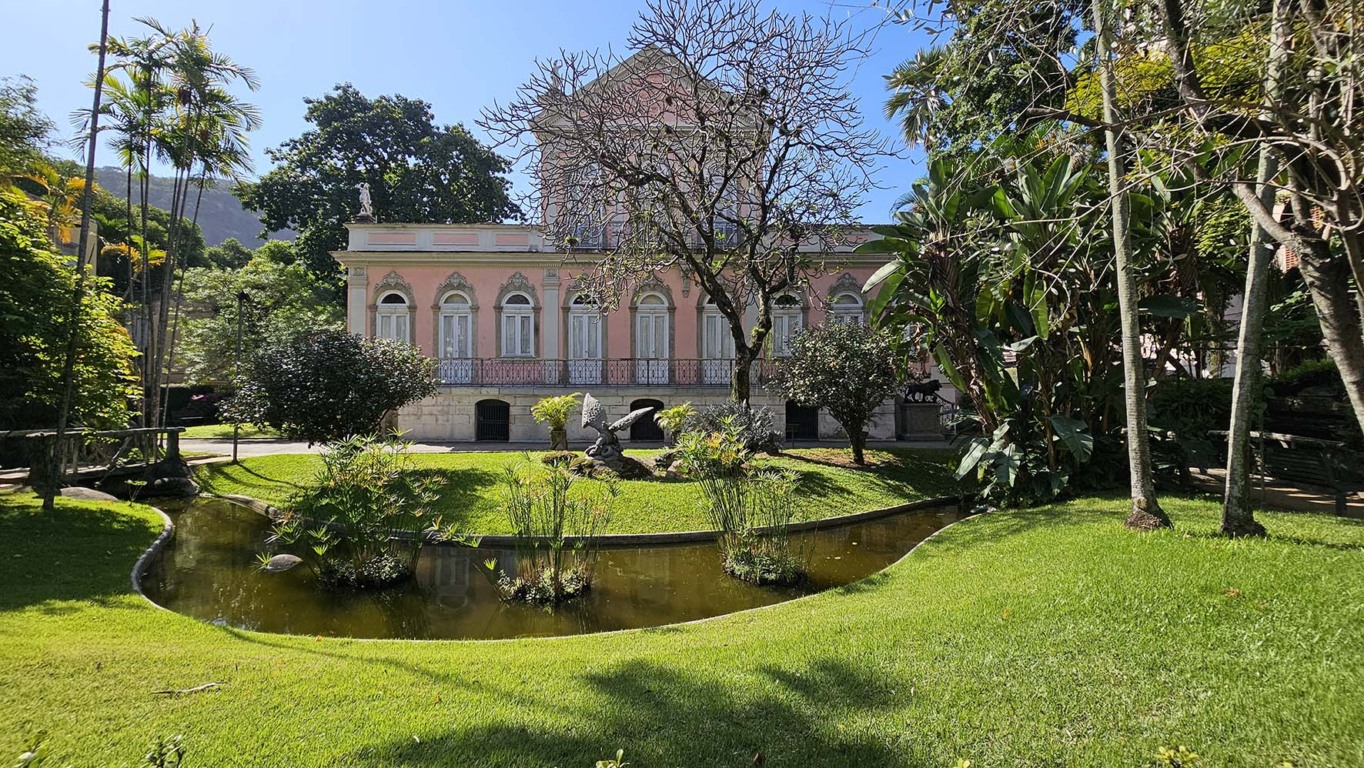 Encontro de escritores e artistas indígenas