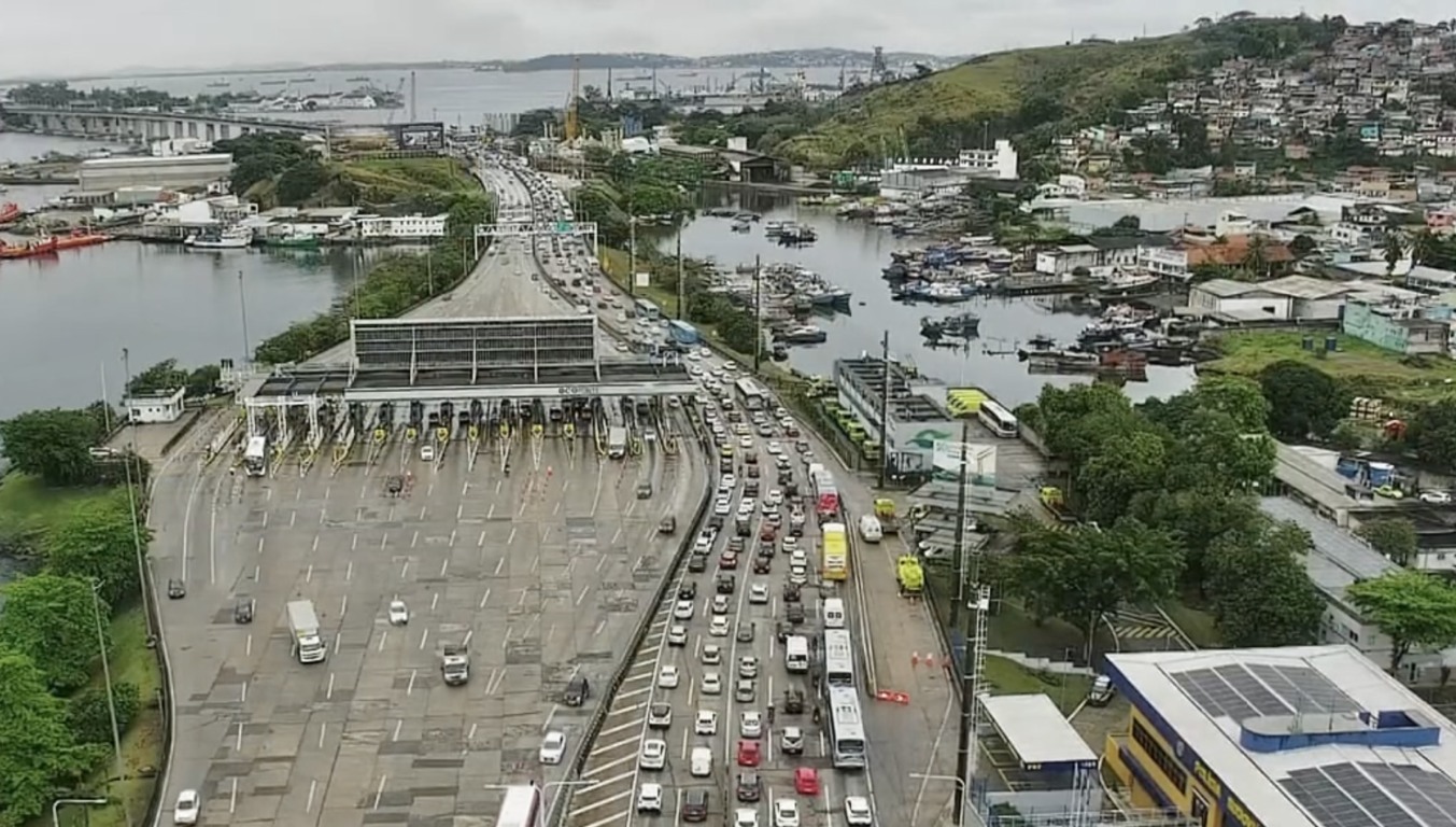 Trânsito complicado na manhã desta quinta-feira (09) no sentido Rio de Janeiro da Ponte Rio-Niterói. Foto: Ecovias Ponte Trânsito complicado na manhã desta quinta-feira (09) no sentido Rio de Janeiro da Ponte Rio-Niterói. Foto: Ecovias Ponte
