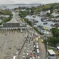Trânsito complicado na manhã desta quinta-feira (09) no sentido Rio de Janeiro da Ponte Rio-Niterói. Foto: Ecovias Ponte