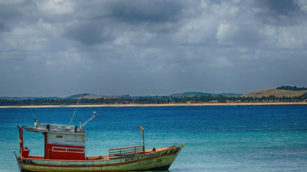 A Ilha de Santo Aleixo, localizada no litoral sul de Pernambuco, se destaca como um destino praticamente inexplorado