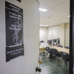 Sala de audiência da 2ª Vara de Garantias inaugurada nesta quarta-feira em Niterói | Foto: Brunno Dantas/TJRJ