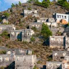 Cidades-fantasma pelo mundo que viraram história viva