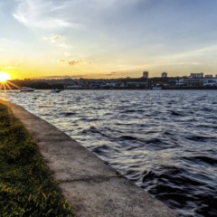 Lago Paranoá é uma referência natural e recreativa em Brasília, trazendo consigo uma variedade de opções para quem deseja aproveitar o Distrito Federal de uma forma diferente