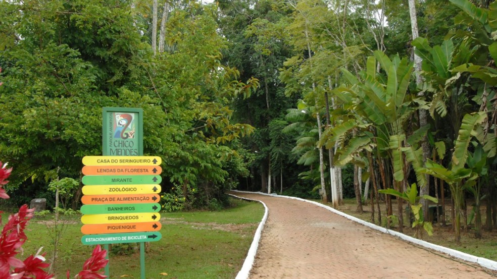 O Parque Ambiental Chico Mendes destaca-se como um espaço que une o patrimônio ambiental à lembranças histórica no Estado do Acre O Parque Ambiental Chico Mendes destaca-se como um espaço que une o patrimônio ambiental à lembranças histórica no Estado do Acre