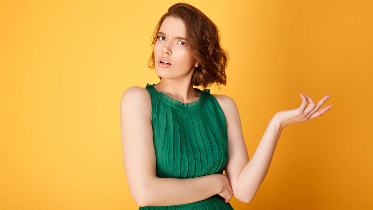 O tom de voz exerce uma função central na comunicação diária, pois revela indícios sobre estado emocional, intenções e até aspectos de personalidade de quem fala