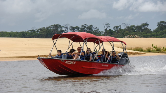 Explorar o Rio Preguiças proporciona uma imersão única nas paisagens naturais e culturais do estado do Maranhão