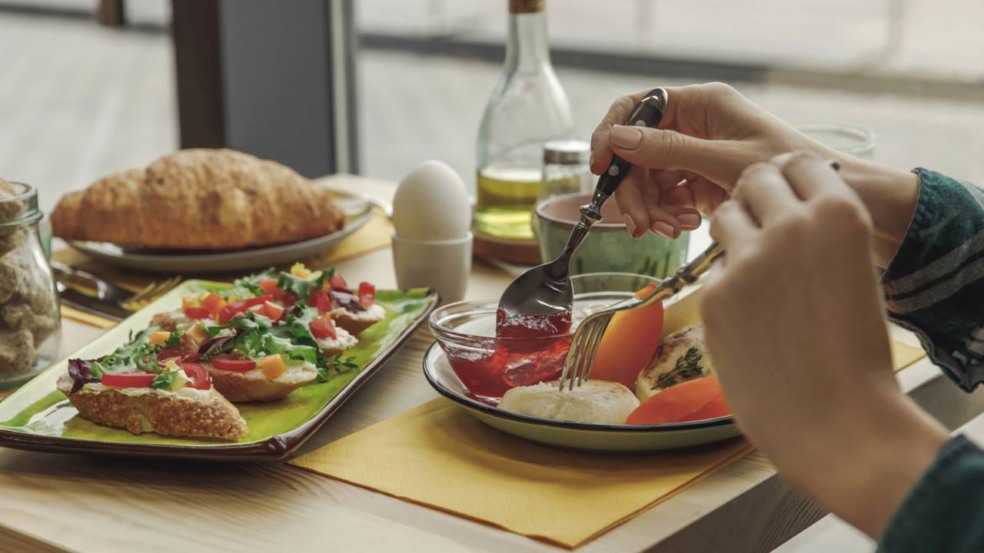 O método que ensina a comer sem culpa e com equilíbrio O método que ensina a comer sem culpa e com equilíbrio