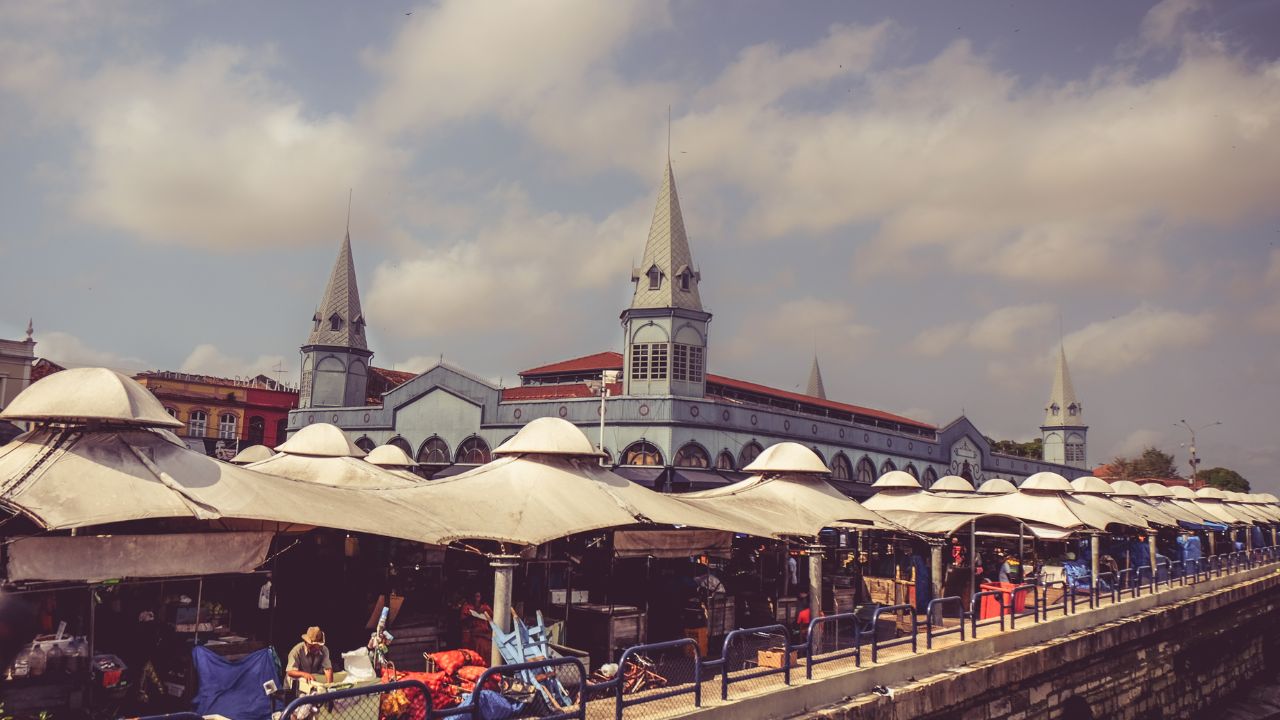 O que esse mercado com 390 anos guarda surpreende até quem vive na cidade