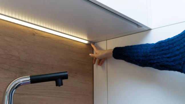 Nem lâmpada comum, nem abajur: a iluminação que deixa a casa mais aconchegante
