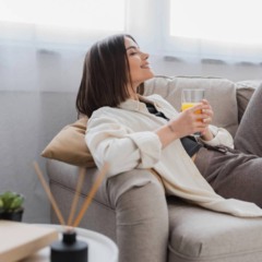 7 gotinhas em um copo d’água e sua casa vai cheirar como um jardim