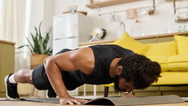 Ideias de exercícios leves para manter o corpo ativo e combater o sedentarismo