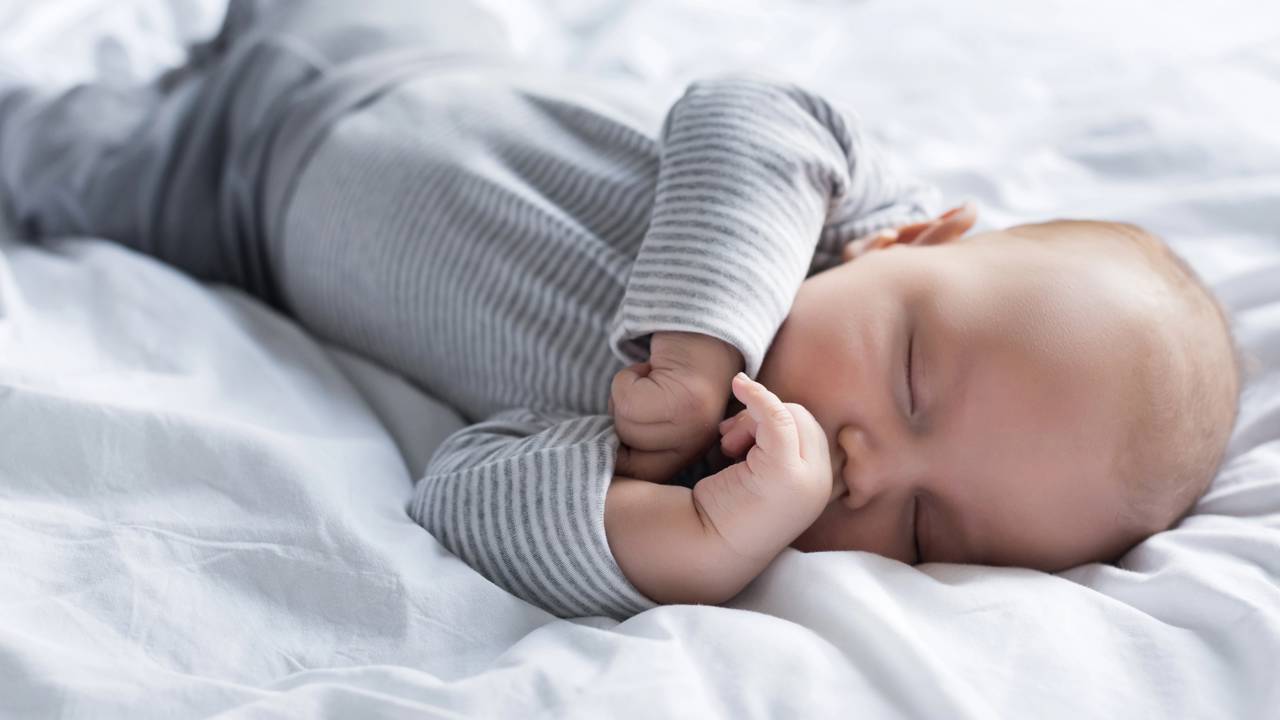 Como uma rotina de sono ajuda o bebê a crescer saudável