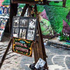 Um passeio pelo Beco do Batman em São Paulo oferece uma imersão vibrante em painéis de grafite que transformam ruas comuns em uma galeria urbana de arte a céu aberto