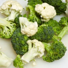 Transforme brócolis e couve-flor em pratos irresistíveis com essa técnica