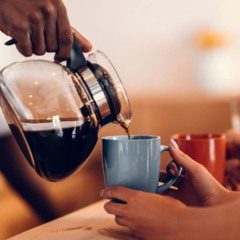 Pesquisas indicam que o café afeta a função cerebral a partir desta idade