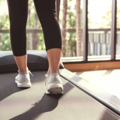 5 exercícios leves ideais para quem está começando