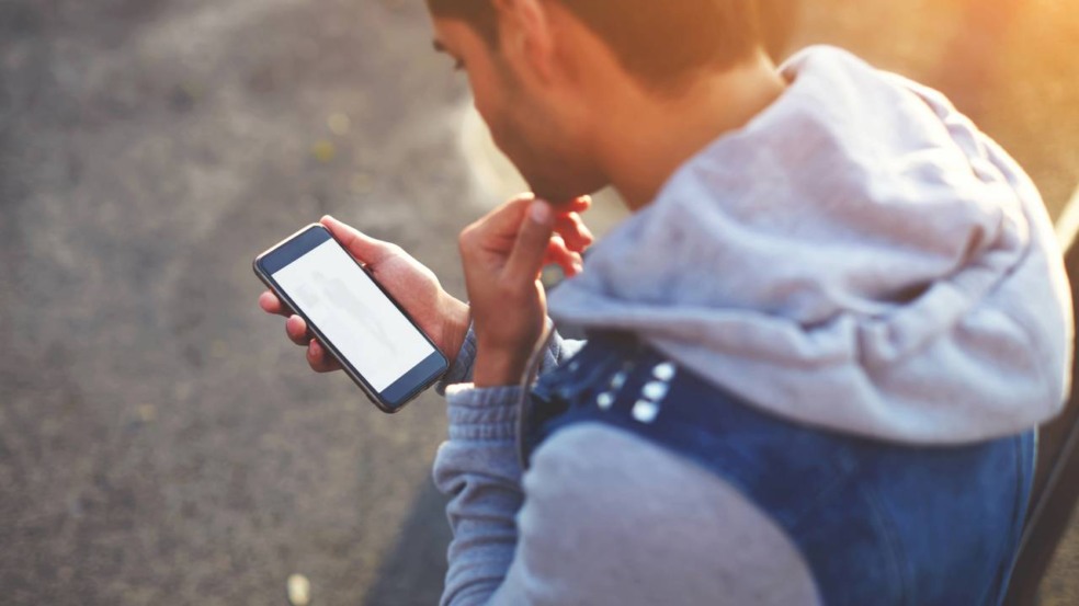Muitas pessoas já se depararam com situações em que enviam algumas mensagens digital e não recebem retorno, mesmo após o destinatário visualizá-la. Esse comportamento desperta dúvidas e, frequentemente, pode resultar em desconforto ou especulações sobre as motivações envolvidas, tornando fundamental compreender as razões sob a ótica da psicologia e da comunicação interpessoal na era digital. Muitas pessoas já se depararam com situações em que enviam algumas mensagens digital e não recebem retorno, mesmo após o destinatário visualizá-la. Esse comportamento desperta dúvidas e, frequentemente, pode resultar em desconforto ou especulações sobre as motivações envolvidas, tornando fundamental compreender as razões sob a ótica da psicologia e da comunicação interpessoal na era digital.