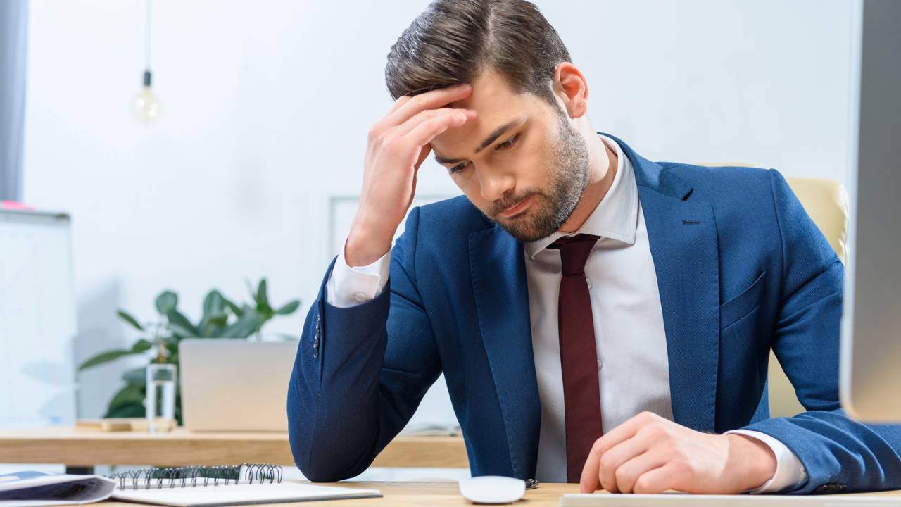 Em residências, é comum que objetos pareçam desaparecer e reaparecer sem explicação aparente, especialmente em meio à rotina acelerada ou ambientes compartilhados
