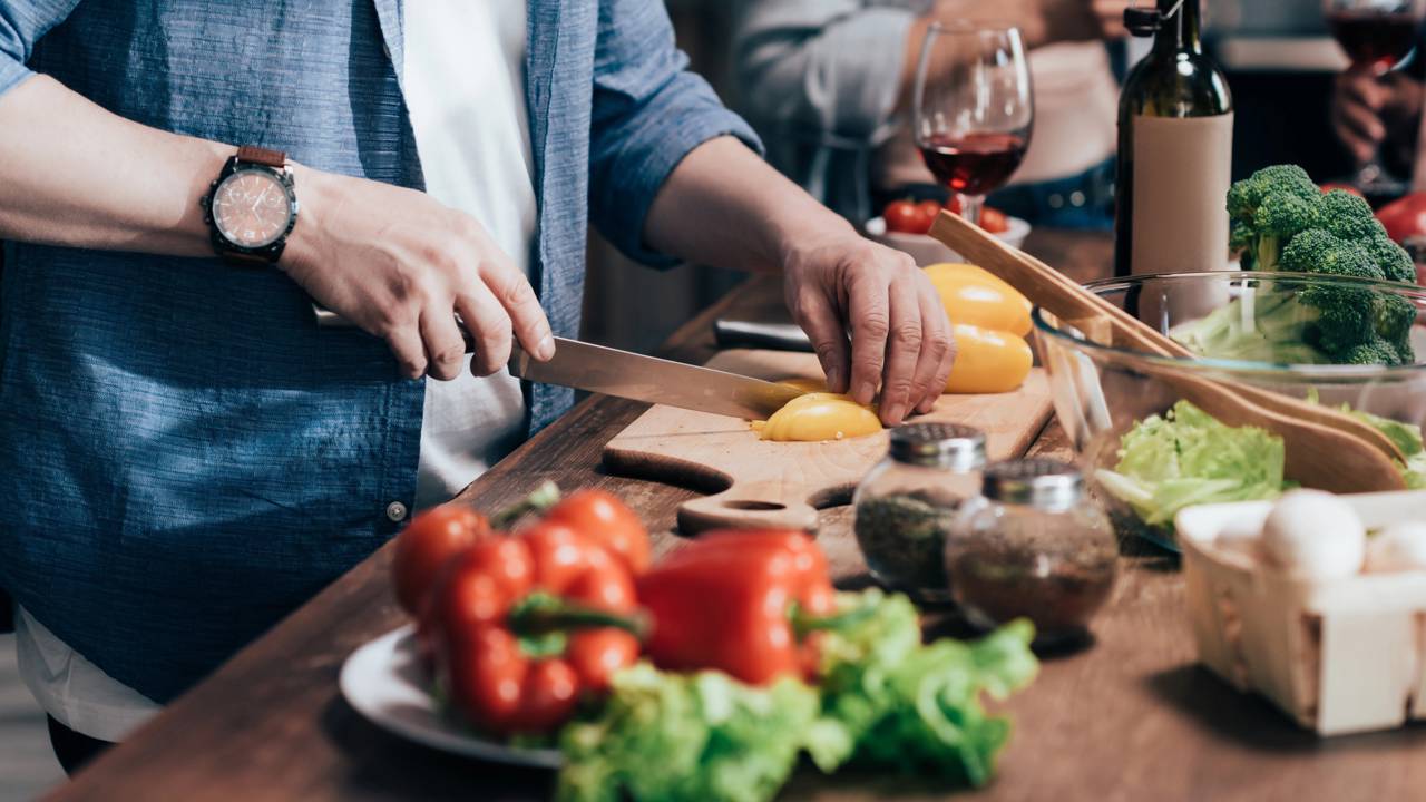 Como manter a cozinha limpa enquanto prepara suas refeições