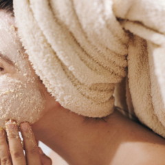 O passo que quase todo mundo esquece na rotina de skincare