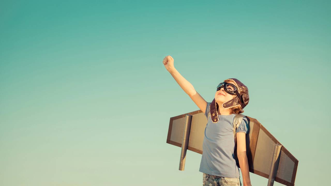Sonhos em que alguém está voando levantam diversas questões sobre o inconsciente, o controle e a liberdade emocional