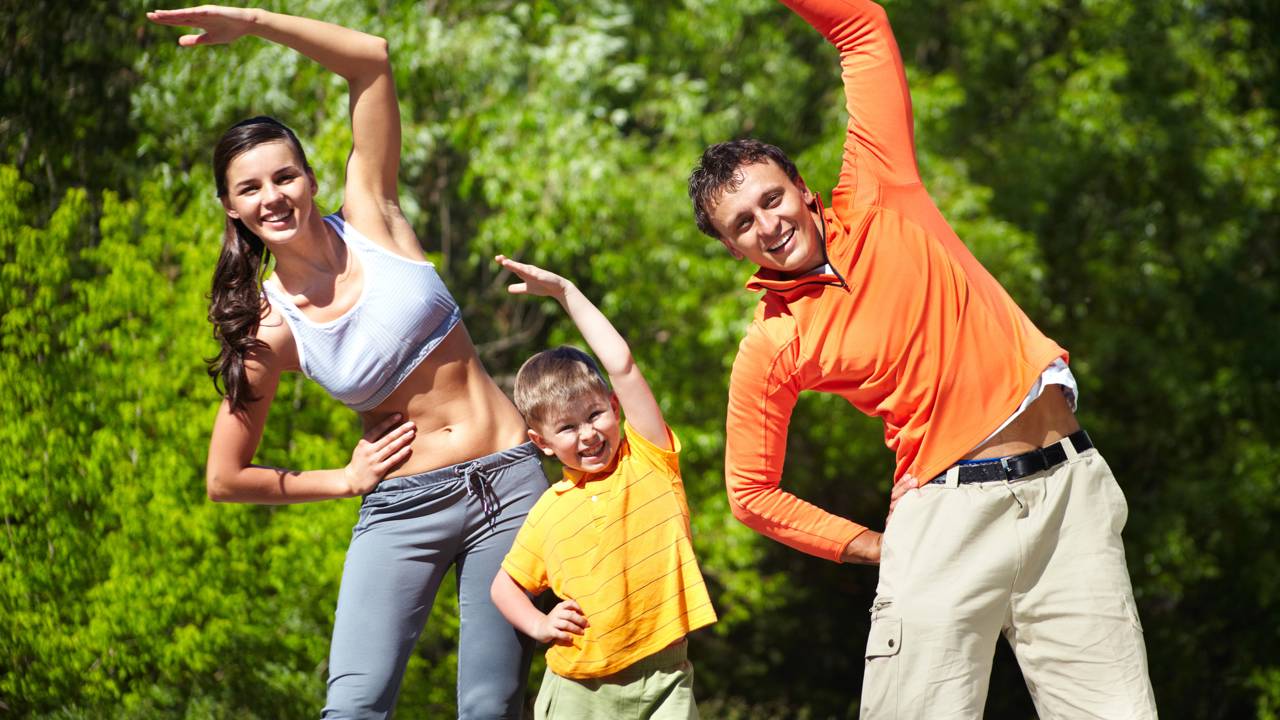 5 exercícios para fazer com as crianças e se divertir em família
