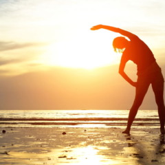 Exercícios na praia que vão transformar seu corpo e mente