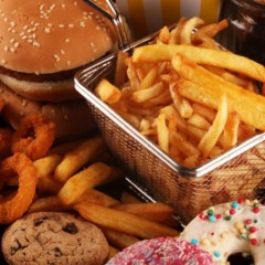 Nutricionistas alertam sobre cinco alimentos que você deve cortar da sua dieta