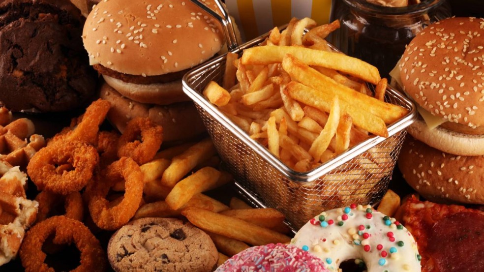 Nutricionistas alertam sobre cinco alimentos que você deve cortar da sua dieta Nutricionistas alertam sobre cinco alimentos que você deve cortar da sua dieta