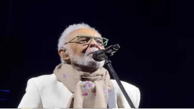 Gilberto Gil durante o show em São Paulo, pela turnê " Tempio Rei" Fonte: redes sociais. Gilberto Gil durante o show em São Paulo, pela turnê " Tempio Rei" Fonte: redes sociais.
