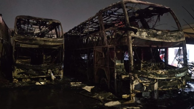 Fake news sobre ônibus incendiados em Maricá causam pânico nas redes sociais Fake news sobre ônibus incendiados em Maricá causam pânico nas redes sociais