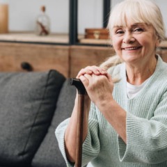O bem-estar e a segurança de idosos começam dentro de casa