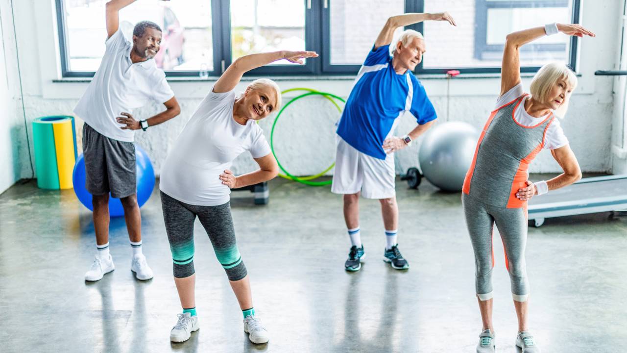 Os 6 melhores exercícios para idosos melhorarem equilíbrio e prevenir quedas