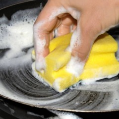 A escolha da esponja muda tudo na limpeza da cozinha
