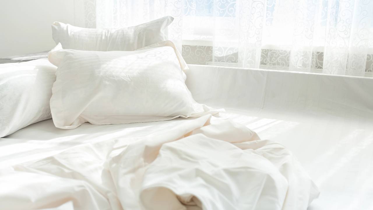 Noites mais confortáveis começam com a escolha da roupa de cama